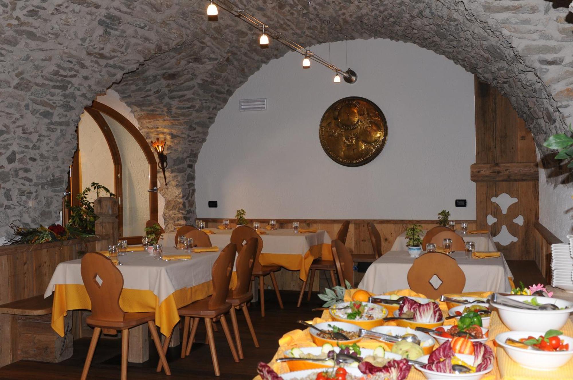Hotel Il Maniero Ossana Zewnętrze zdjęcie
