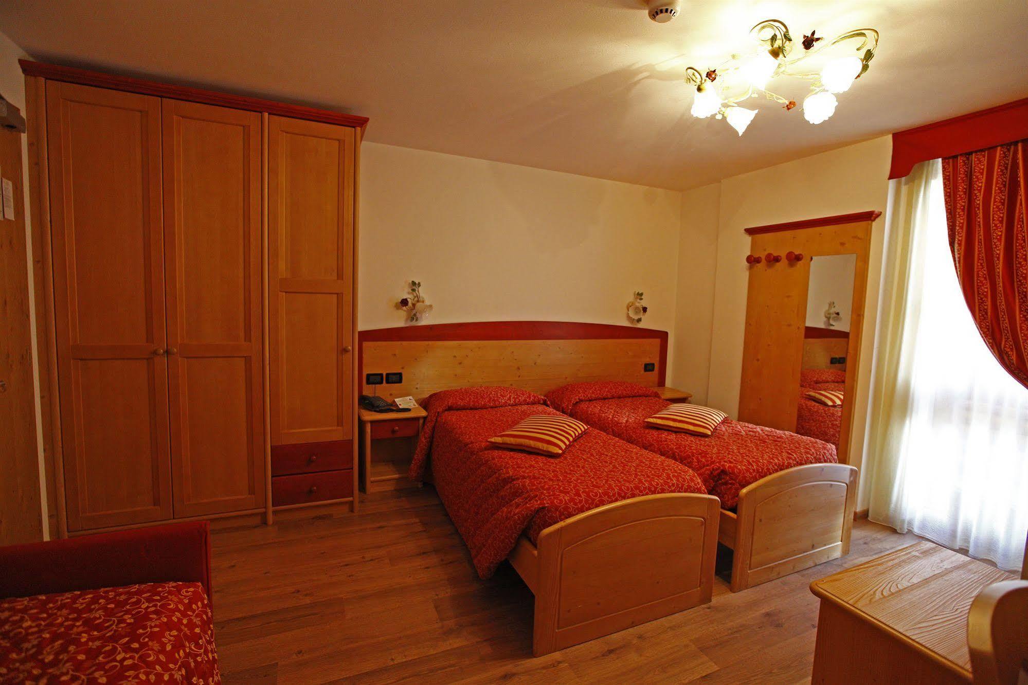 Hotel Il Maniero Ossana Zewnętrze zdjęcie