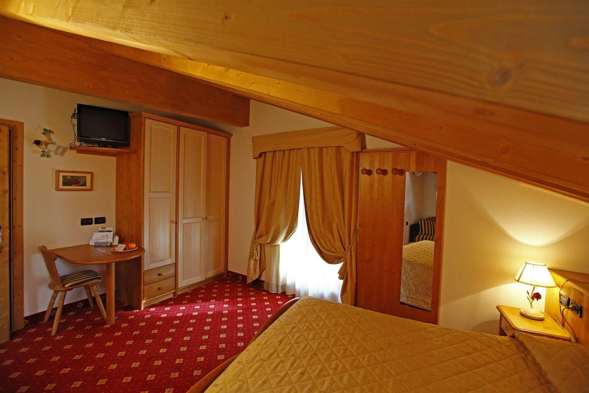 Hotel Il Maniero Ossana Zewnętrze zdjęcie