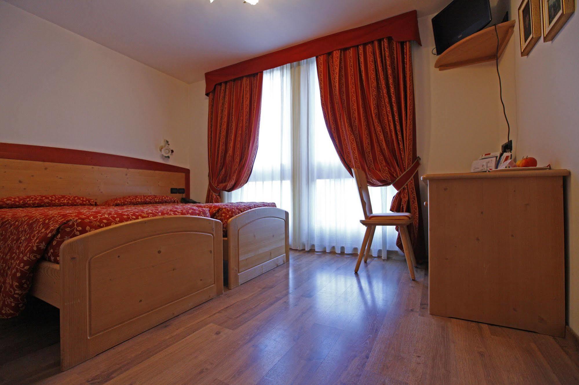 Hotel Il Maniero Ossana Zewnętrze zdjęcie
