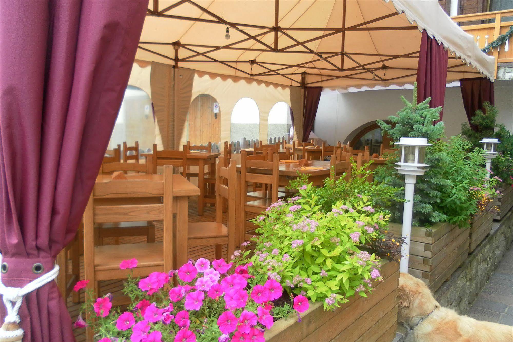 Hotel Il Maniero Ossana Zewnętrze zdjęcie